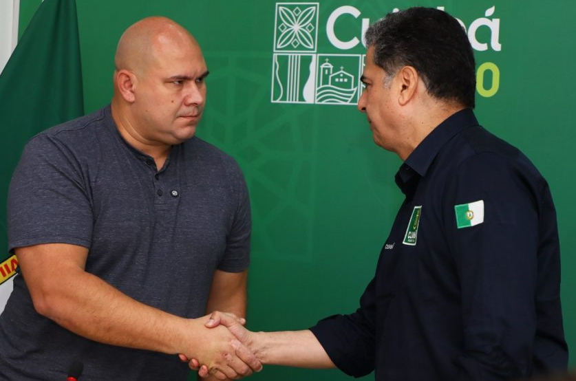 Emanuel resgata promessa de Abilio sobre cidade verde e volta a criticar gestão
